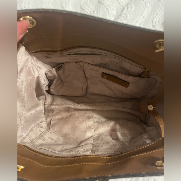 Brown Michael Kors purse - Picture 2 of 2